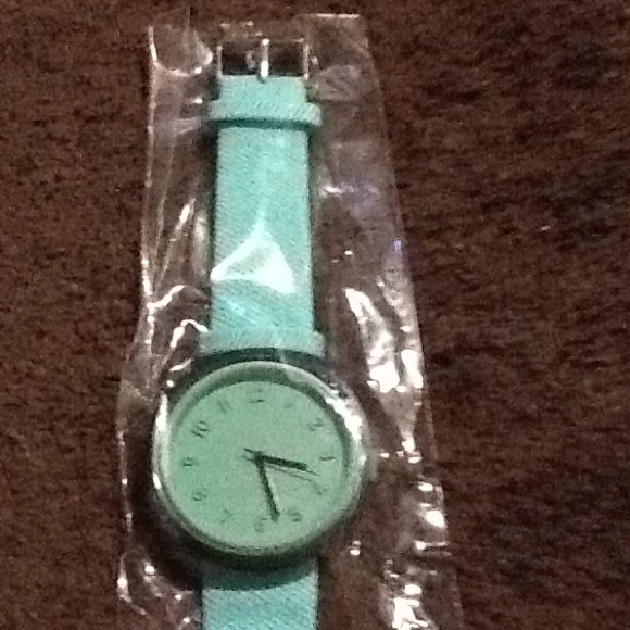 Watch - Picture 2 of 3